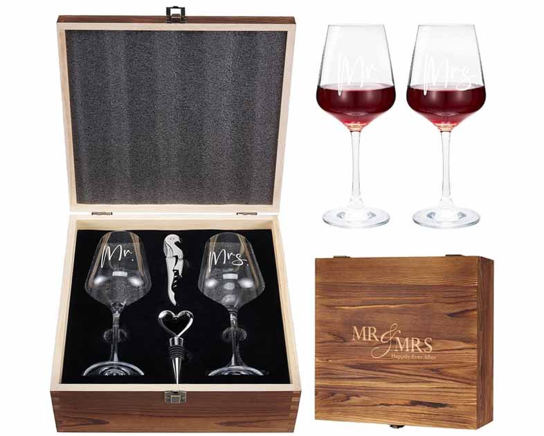 AW BRIDAL Mr and Mrs Wine Glasses