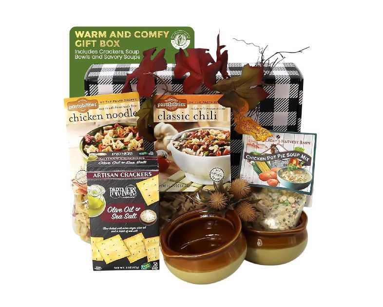 Gift Basket Village Soup Gift Basket – Dried Soup Mixes Variety, Instant Soup Packets, Crackers & Bowls, Soup Gift Baskets for Adults