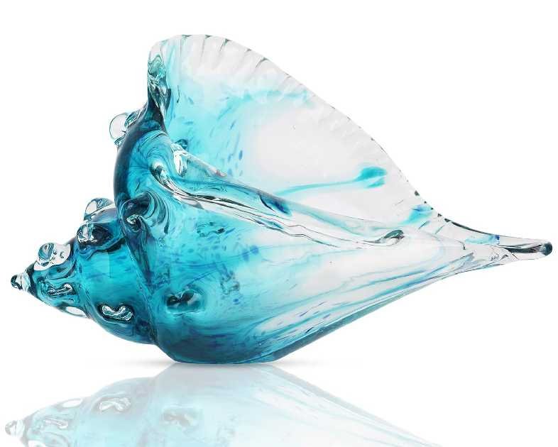 Hand-blown glass conch sculpture, modern green sea glass art decorative conch statue, coastal decor shell sculpture, suitable for living room TV cabinets, offices, shelf decorations and ornaments.